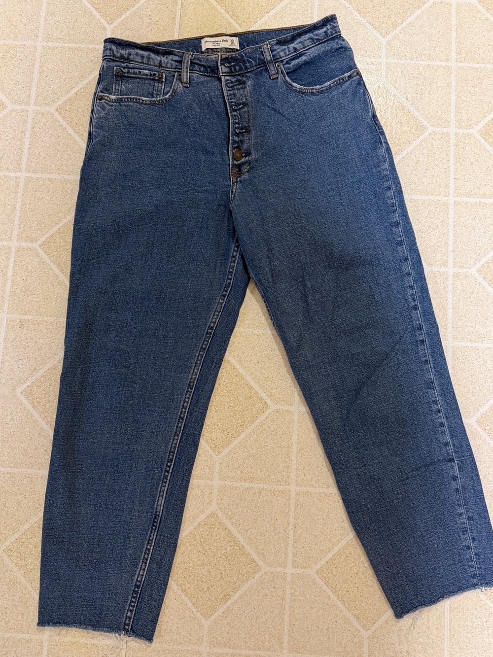 Abercrombie & Fitch Women's Relaxed Button-Fly Jeans High Rise The Mom Jeans